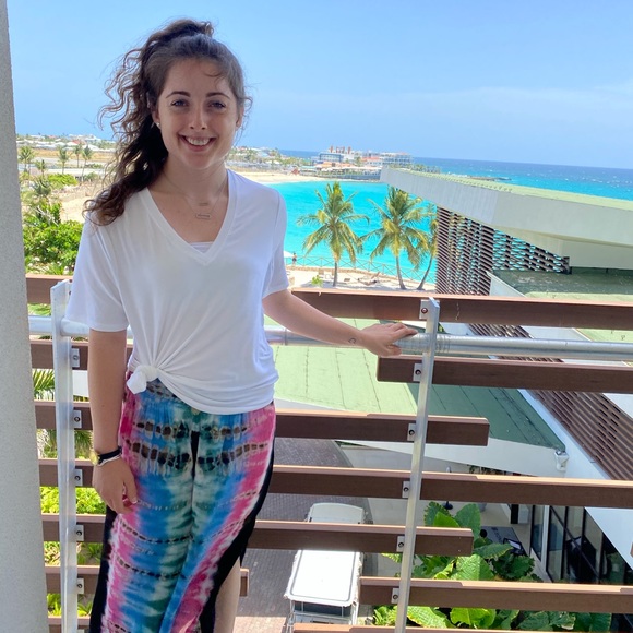 Meet your Posher, Taylor - Picture 1 of 1